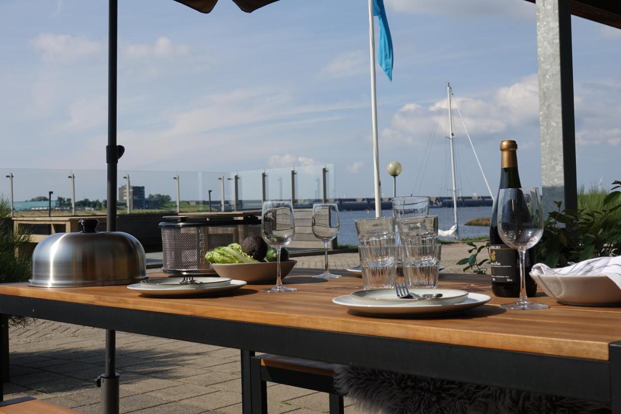 Dock Hotel 斯泰伦丹 外观 照片
