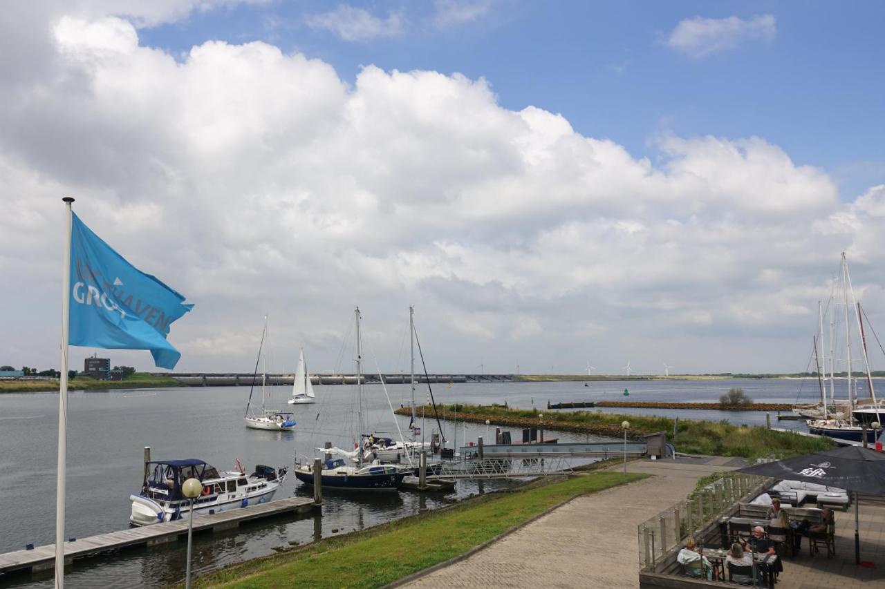 Dock Hotel 斯泰伦丹 外观 照片