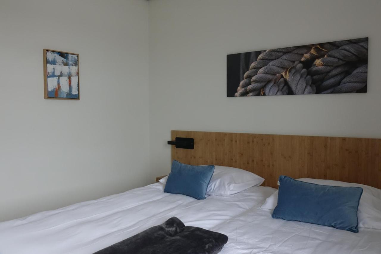 Dock Hotel 斯泰伦丹 外观 照片