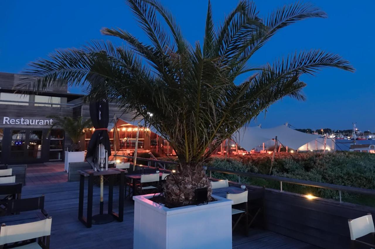 Dock Hotel 斯泰伦丹 外观 照片