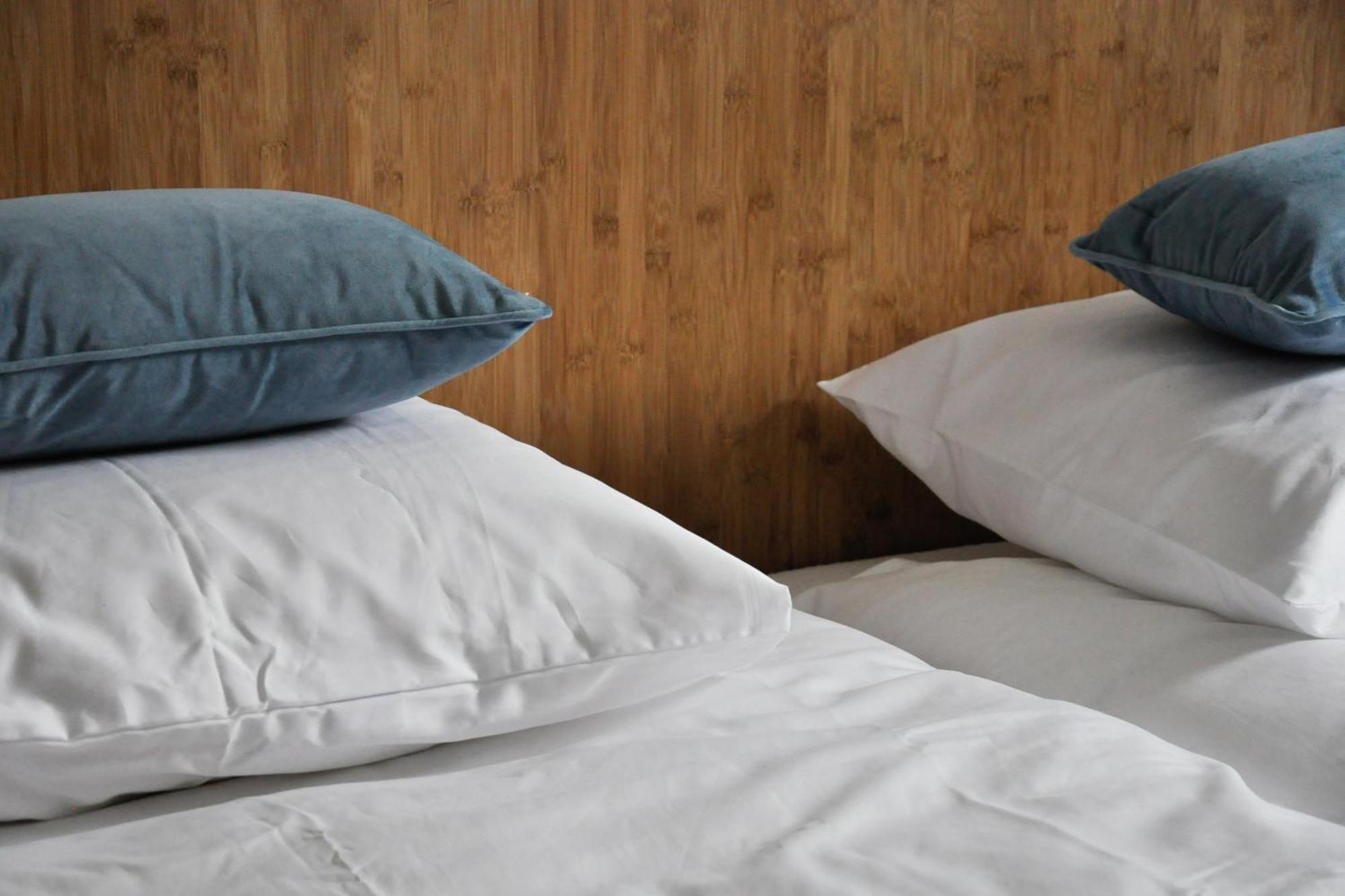Dock Hotel 斯泰伦丹 外观 照片