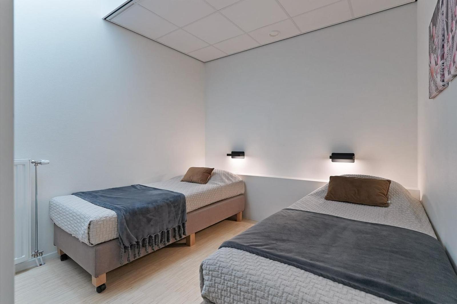 Dock Hotel 斯泰伦丹 外观 照片