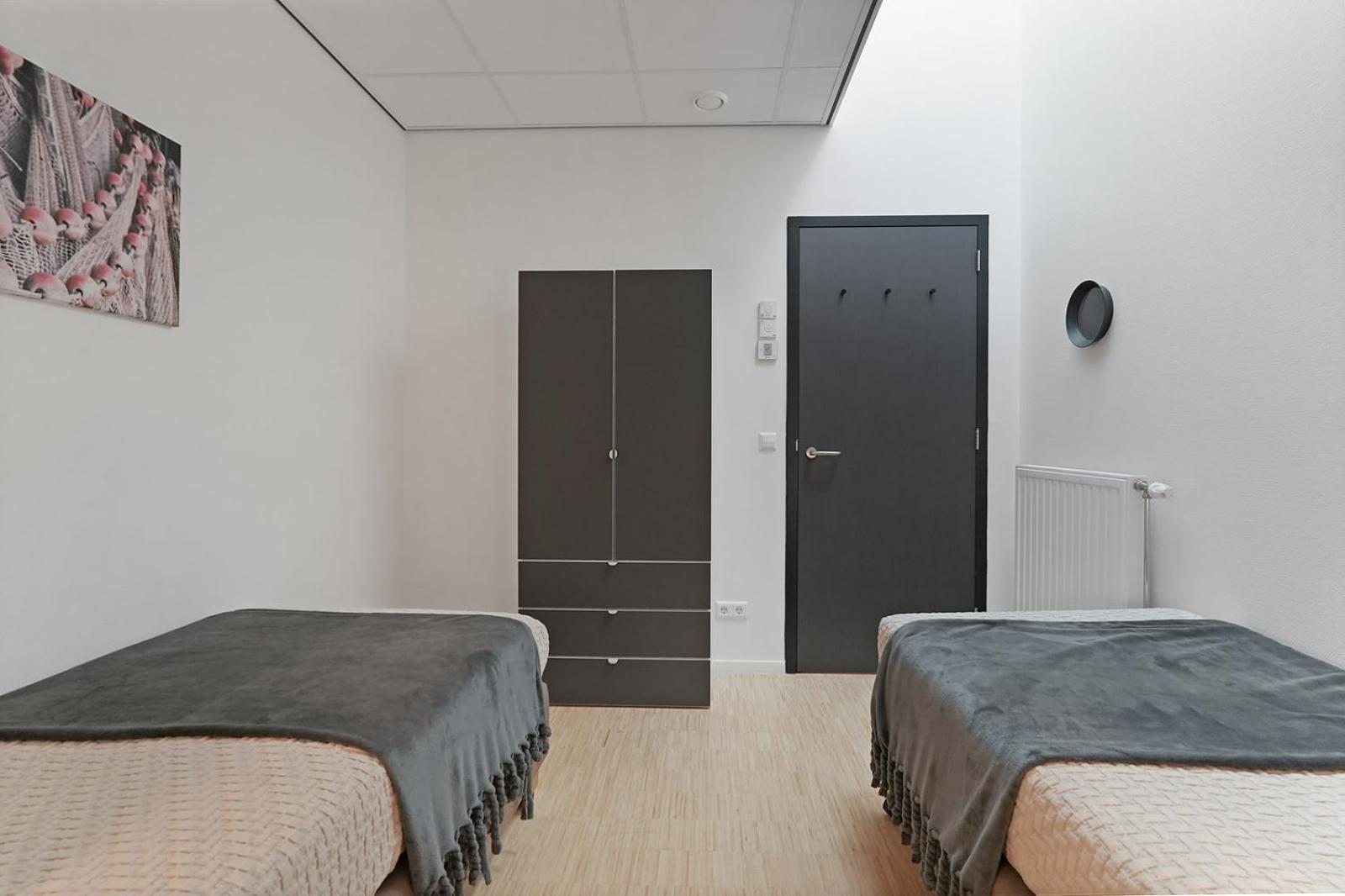 Dock Hotel 斯泰伦丹 外观 照片