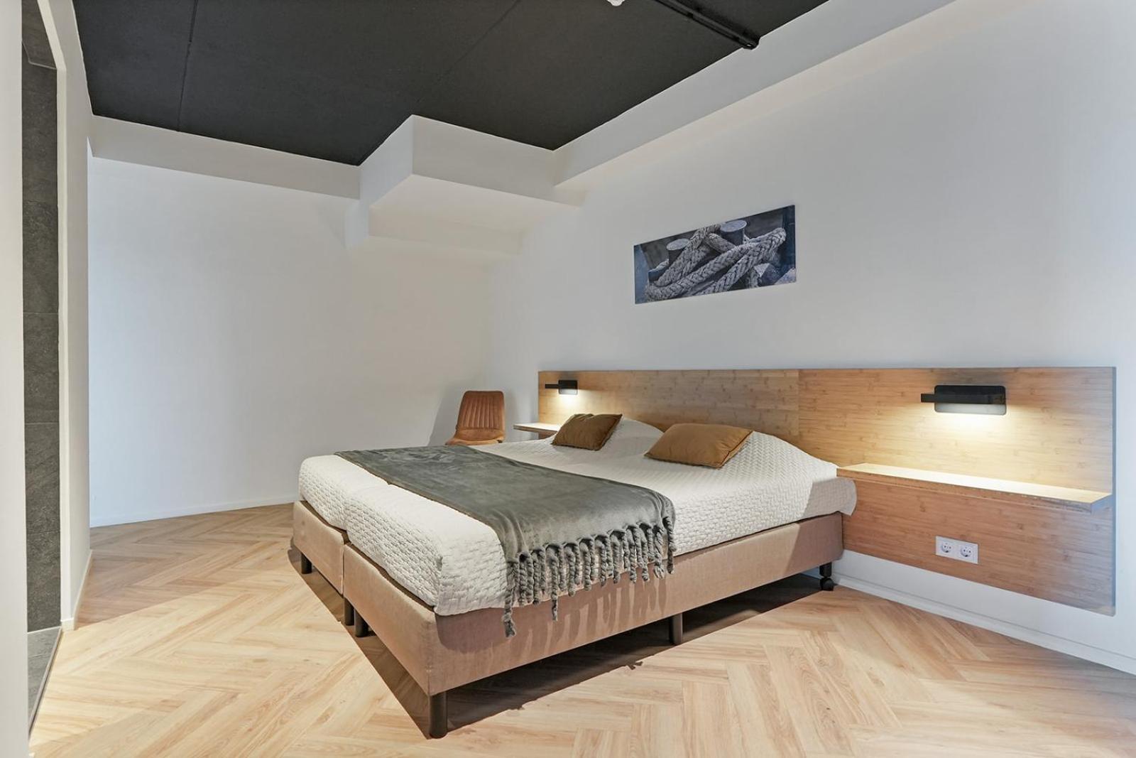 Dock Hotel 斯泰伦丹 外观 照片