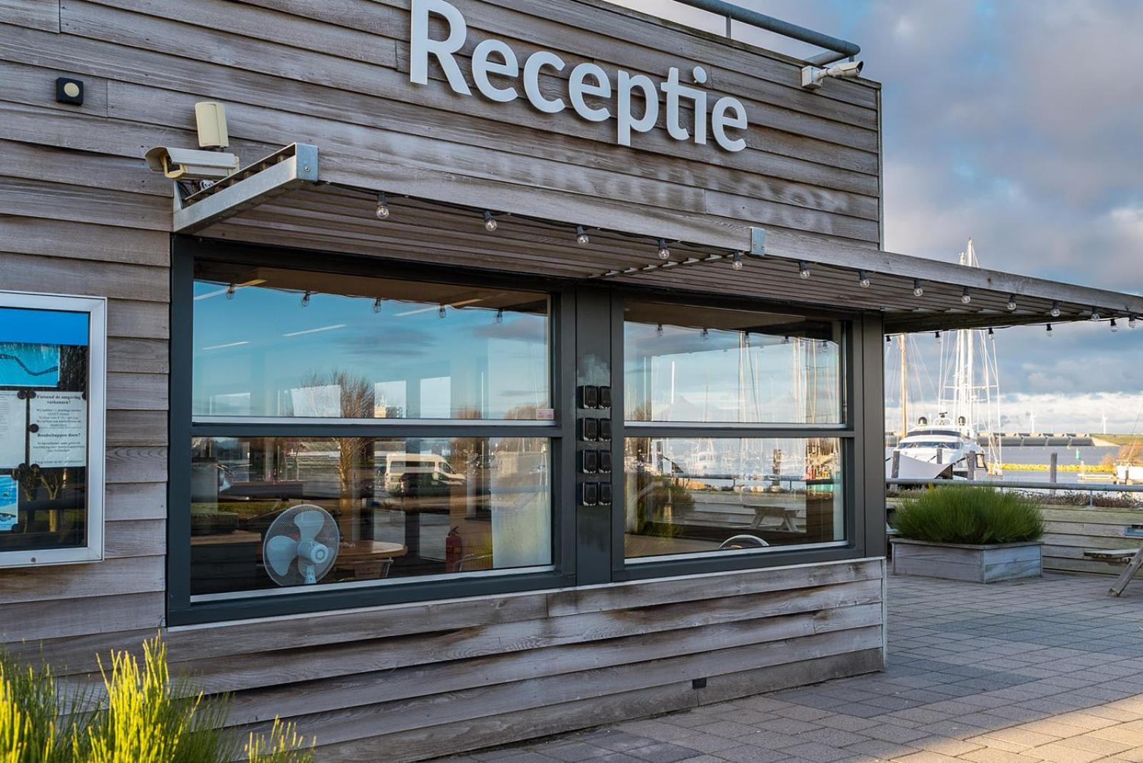 Dock Hotel 斯泰伦丹 外观 照片